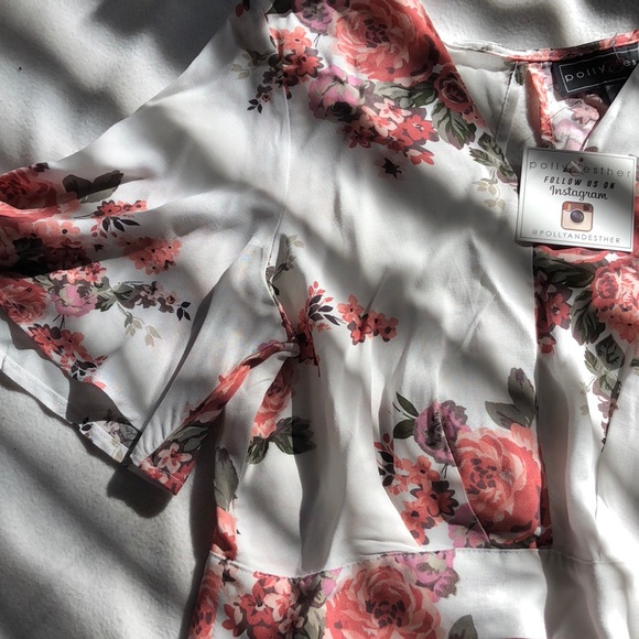 Floral Open Back Crop Top - Picture 3 of 6